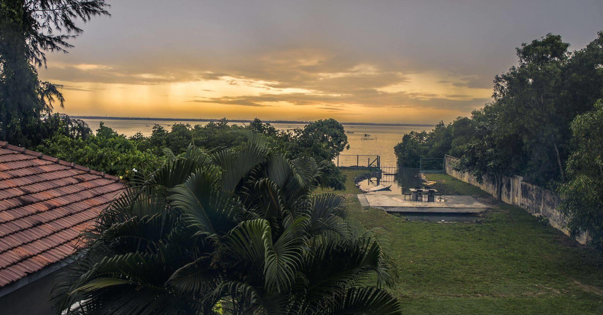 The Lagoon Villa Kurana Katunayaka Bagian luar foto